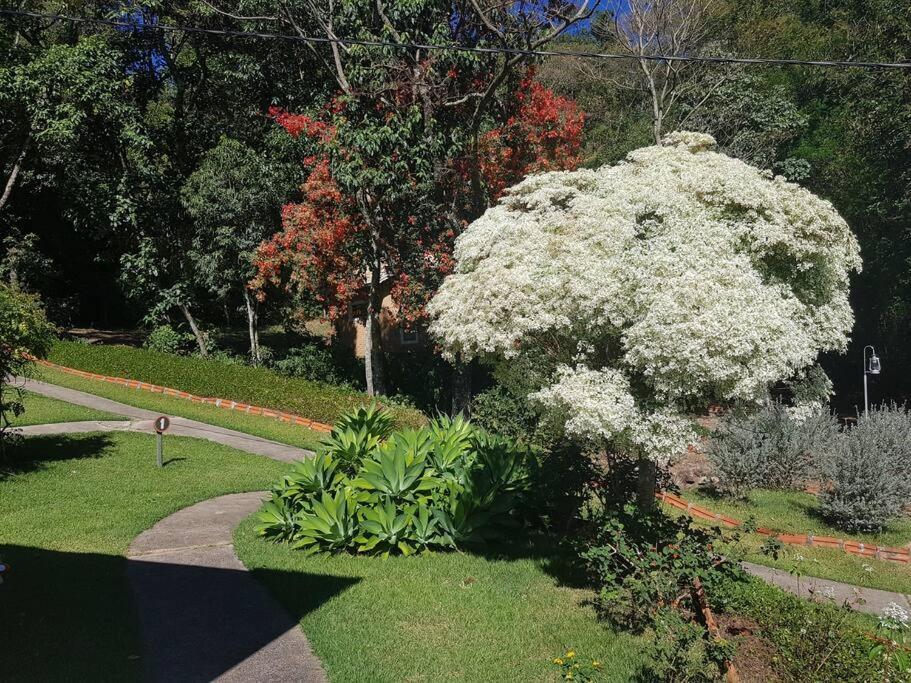 Recanto Dos Beija Flores, Chale Lantana B Monte Alegre do Sul Exterior foto